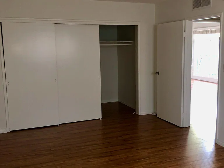 855 S Windsor Blvd #1 — Photo 10