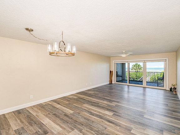 4th image of 555 Harrison Ave APT 203