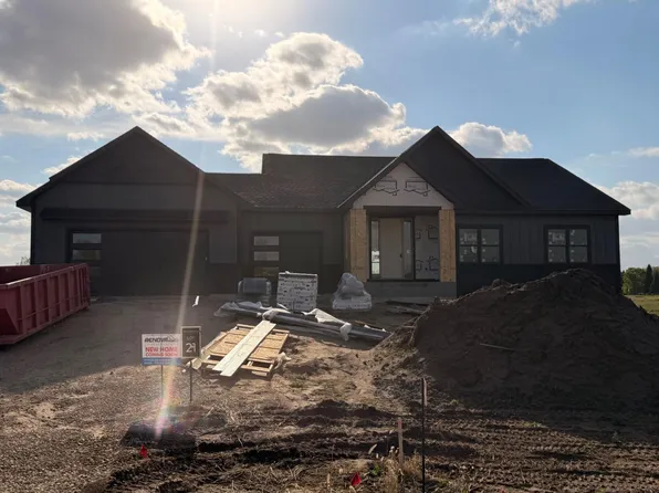 491 Elbert Dr, Hudson, WI 54016