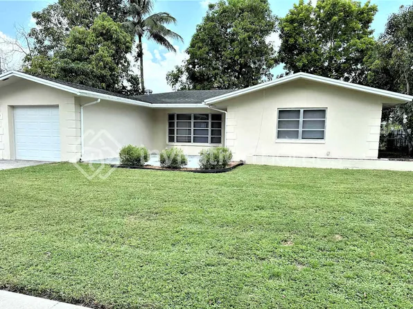859 Camellia Dr, Royal Palm Beach, FL 33411