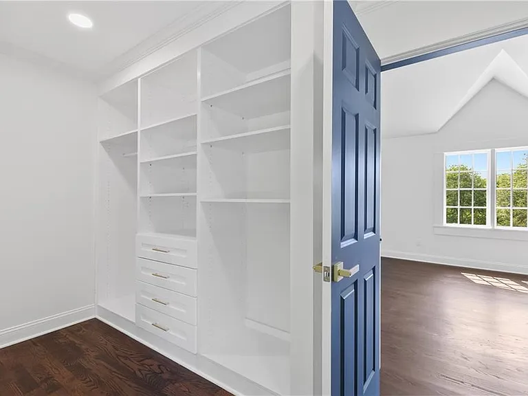 1296 Hilton Dr — Photo 29