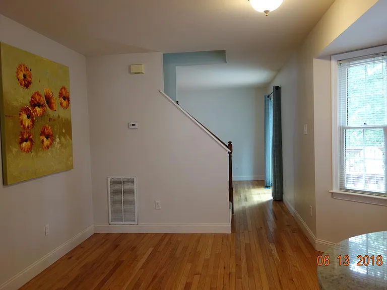 10937 Point Grey Rd — Photo 4