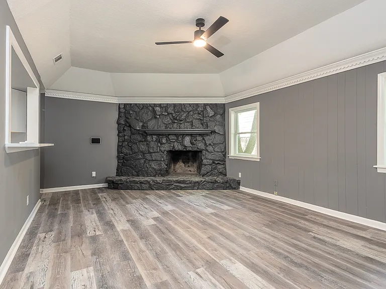 538 Bedlington Dr — Photo 4