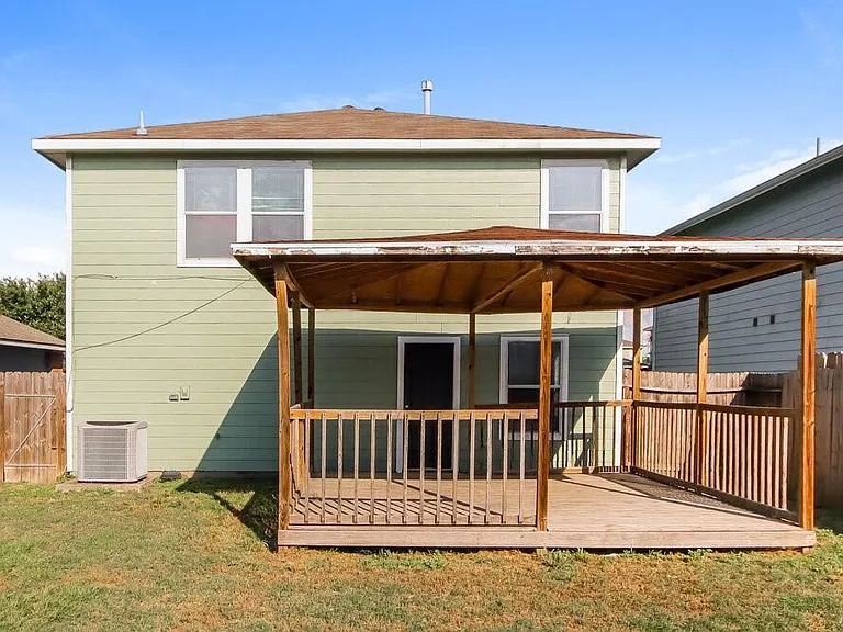 21243 Linden House Ct — Photo 23