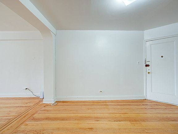 2nd image of 106-15 Queens Blvd #5WW