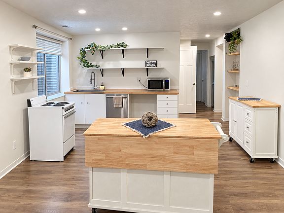 3rd image of 228 N 2800 E #1