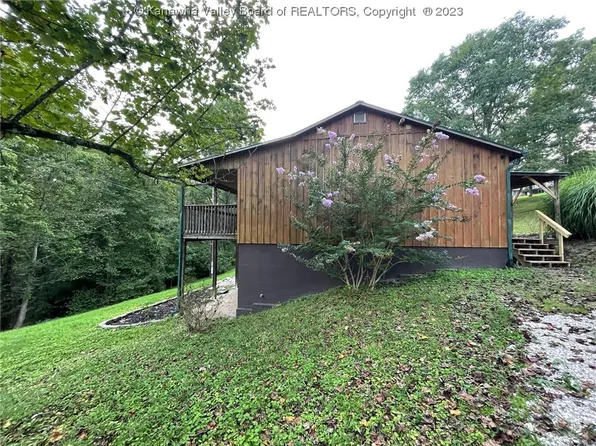 609 Twistabout Rd, Procious, WV 25164