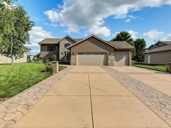306 Jasmine Ln, Saint Joseph, MN 56374