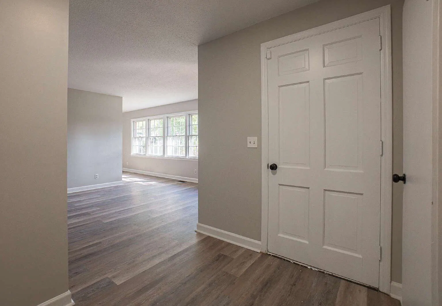 3 bed, 2.0 bath, 1821 sqft, $1,750 — Photo 3