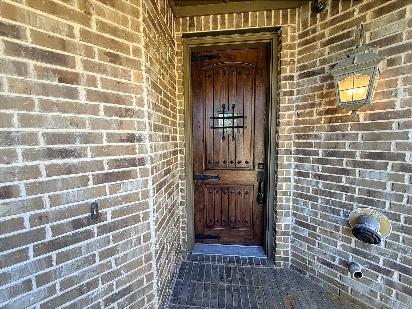 950 Brook Forest Lane, Euless, Texas 76039 — Photo 3