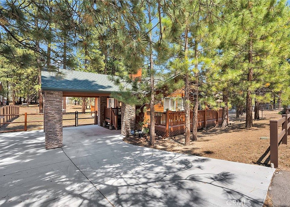 1st image of 128 Crater Lake Dr