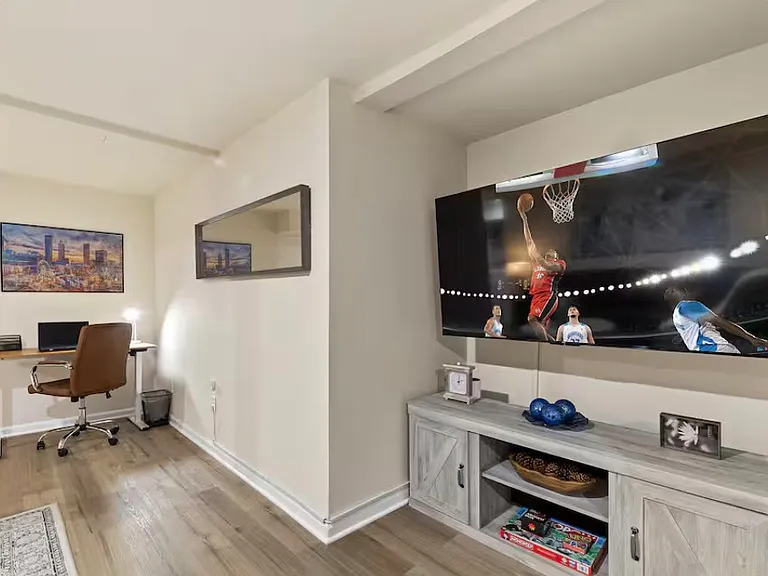 1692 S Olympian Way SW — Photo 18