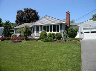 81 Belvedere Dr, Cranston, RI 02920