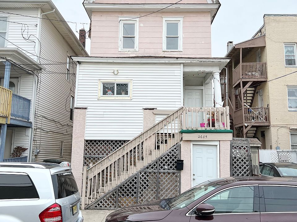 1st image of 2605 Monterey Ave #1