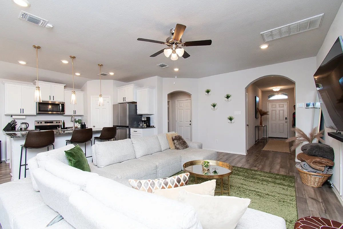 Building Photo - 8415 Cantera Ridge Rd