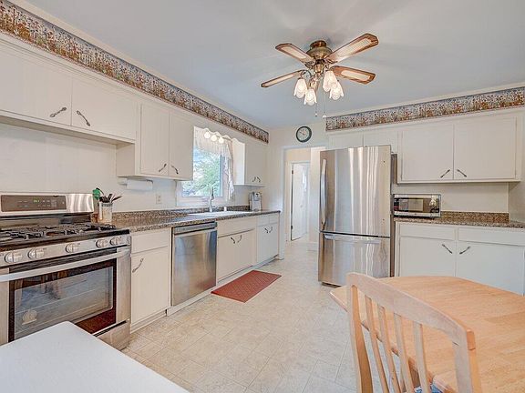 4th image of 1657 Glen Anna Dr