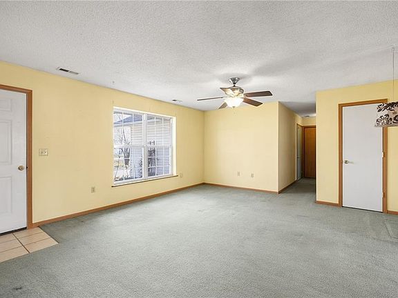 4th image of 124 NW 171st Rd