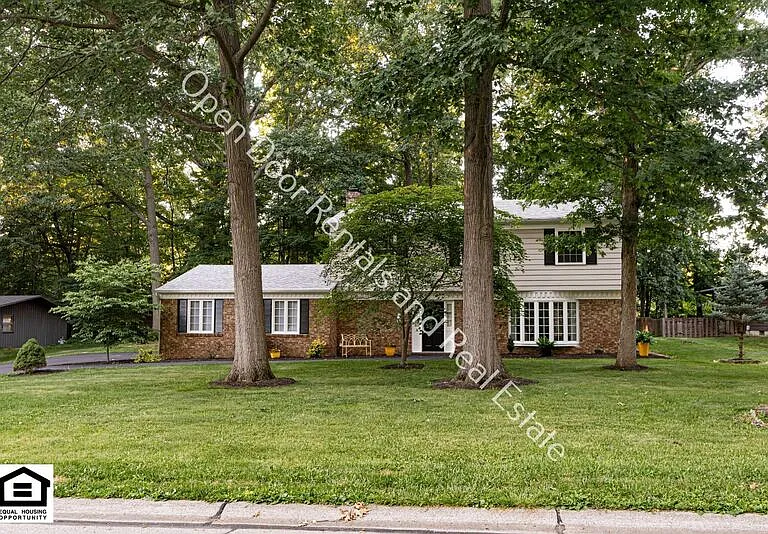 9324 Saratoga Rd — Photo 1