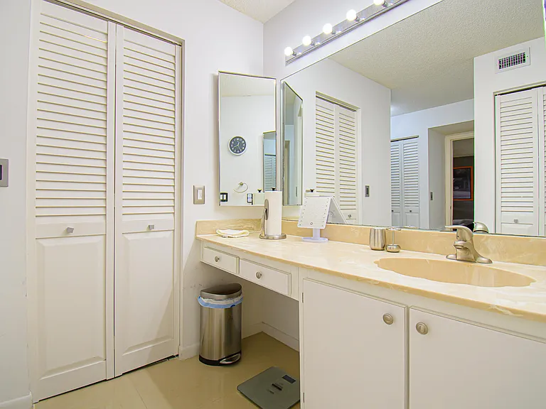 8334 Cypress Ln #1A — Photo 17