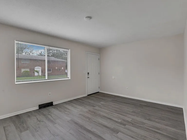 429 Barnett Rd — Photo 9
