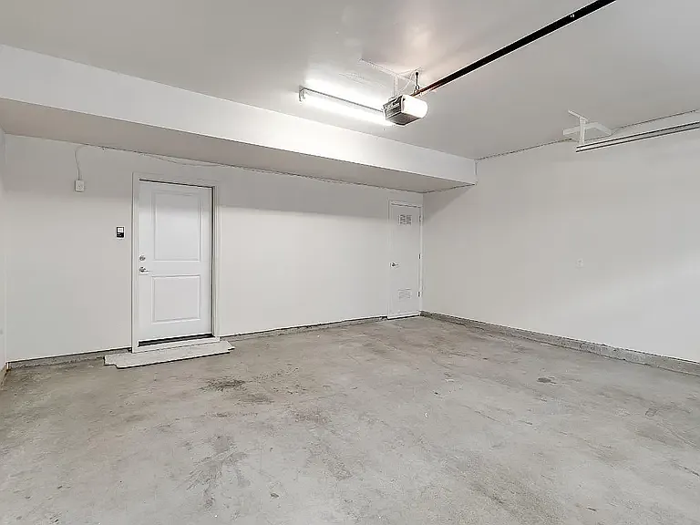 2609 Wisteria Way — Photo 36