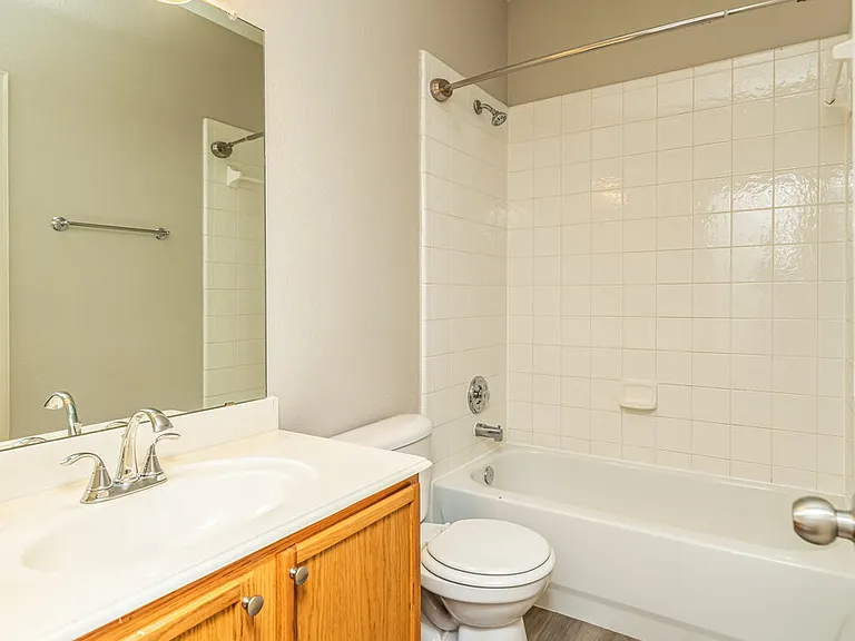 419 Creekview Dr — Photo 14