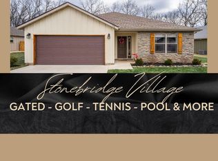 318 Cedar Glade Dr, Reeds Spring, MO 65737