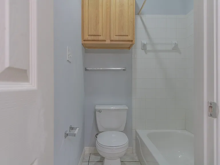 8214 Cornerwood Dr — Photo 31