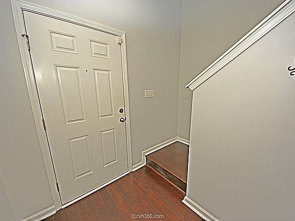 2nd image of 4825 Hawkins Dr