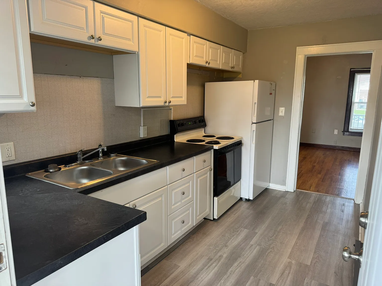 2 bed, 500 sqft, $750 — Photo 3