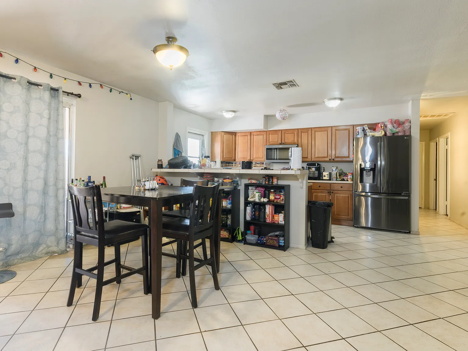 127 W Erie Dr — Photo 1