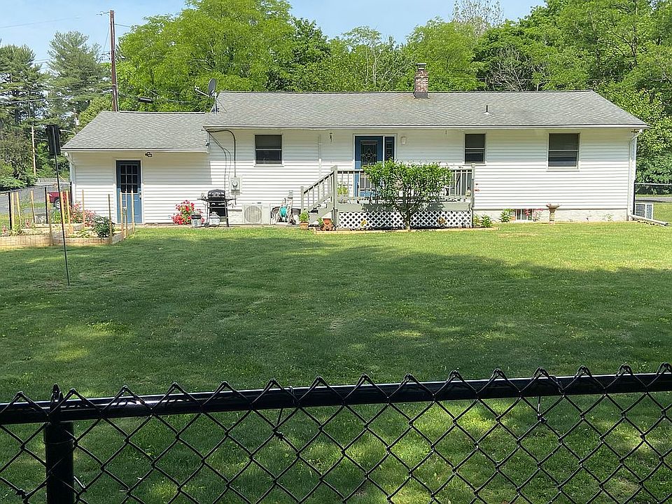 2nd image of 43 Circle Dr