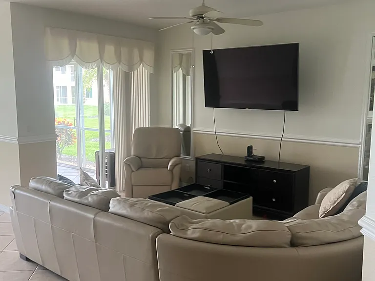 2655 Creek Ln #102 — Photo 3