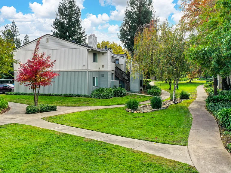 Monte Bello Apartments — Photo 13
