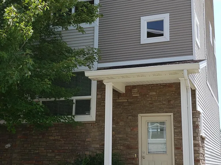 301 SE 11th St #903 — Photo 2