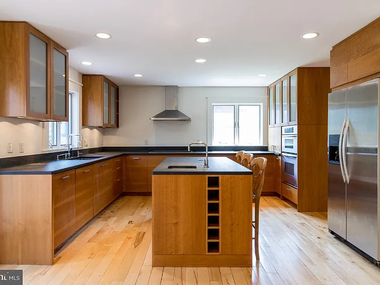 8209 Ruxton Crossing Ct — Photo 3