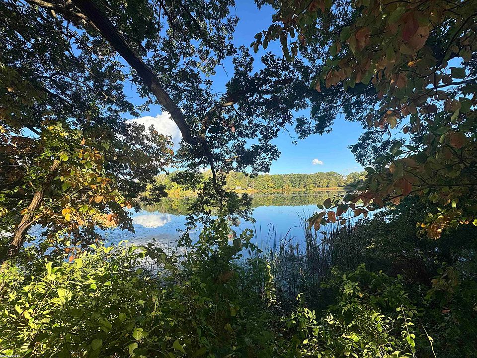 1st image of 0 Round Lake Ln