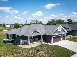 525 Fieldstone Cir, Marion, IA