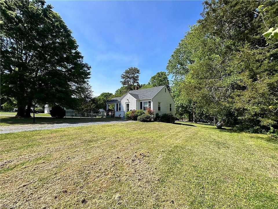 2nd image of 3257 Arlington Dr