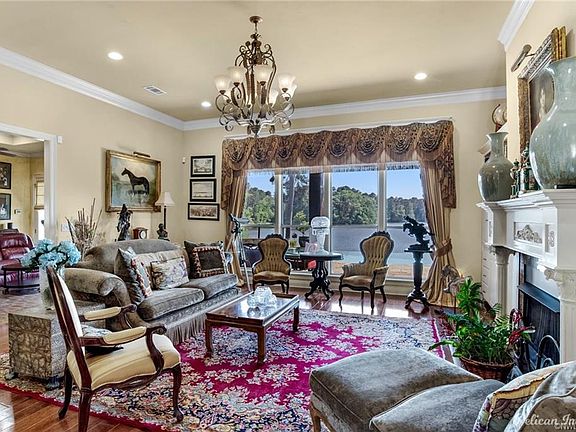 4th image of 1086 Waters Edge Cir