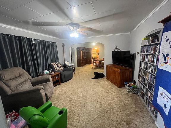 2nd image of 205 E 8th Ct