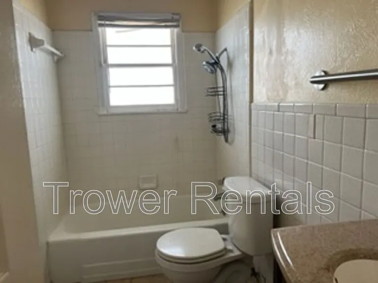 2406 Cambridge St — Photo 16