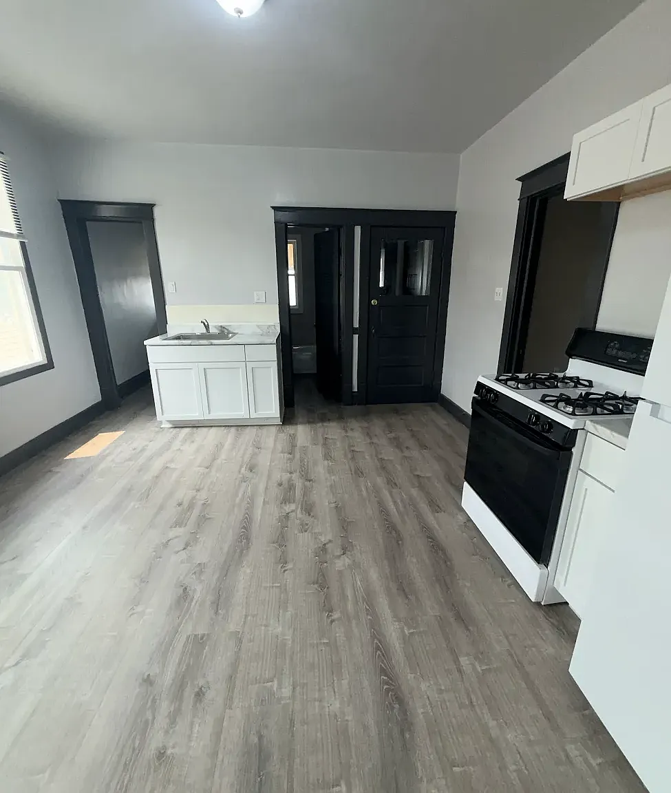 3 bed, $1,450 — Photo 3