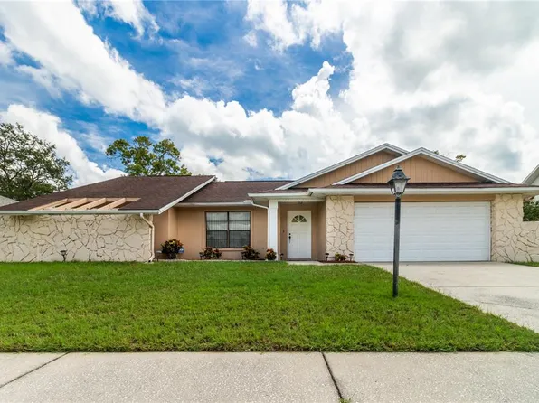 10105 Landmark Dr, Hudson, FL 34667