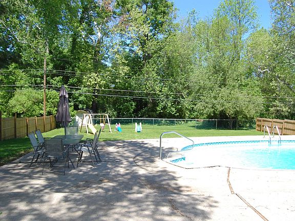 4th image of 3236 Van Tassel Dr