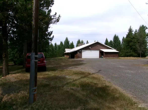 240 Ridgeway Dr, Elk City, ID 83525