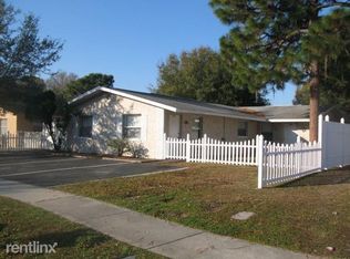 912 Lake Palms Dr, Largo, FL 33771