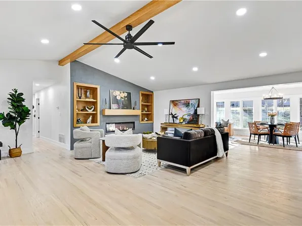 10318 Sagamore Ln, Leawood, KS 66206