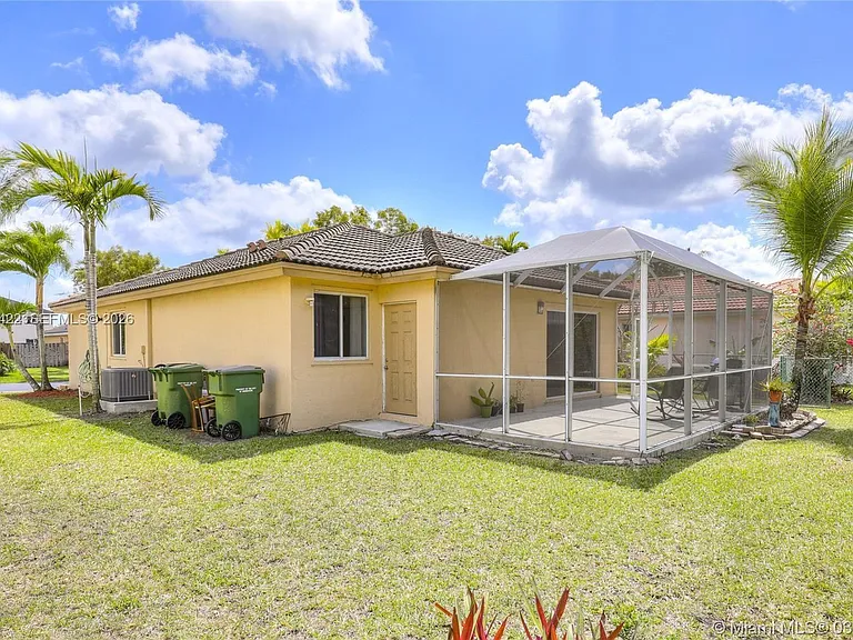 450 SE 30th Dr — Photo 12