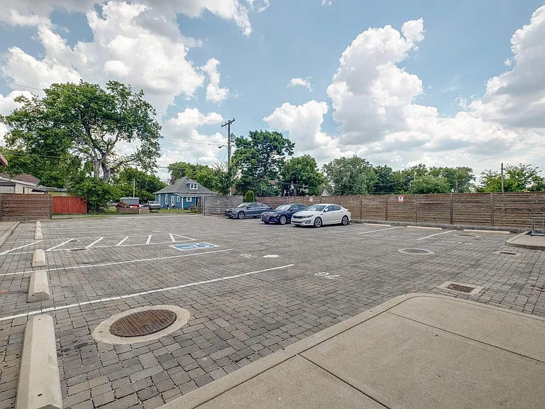 76 Evanston Ave — Photo 23